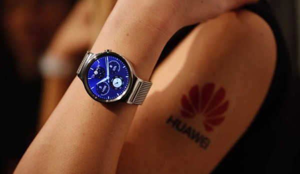 Lanzarán reloj inteligente con toque femenino