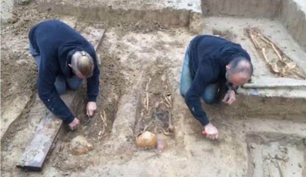 Descubren esqueletos de ejército de Napoleón