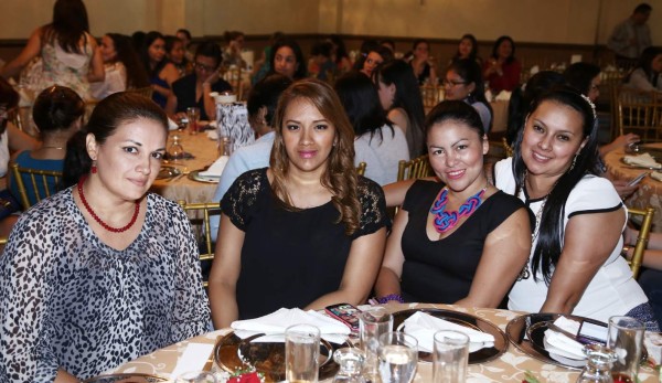 Almuerzo para festejar a las madres