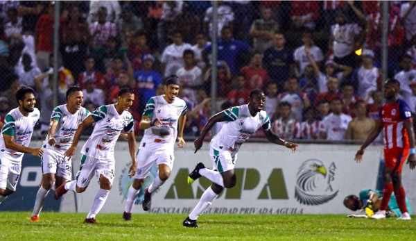 Platense vuelve a ganarle al Olimpia y con remontada incluida en el Excélsior