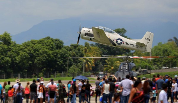 Masiva participación en show aéreo por el Mario Rivas