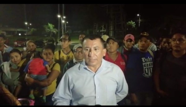Bartolo Fuentes llega a Honduras expulsado de Guatemala