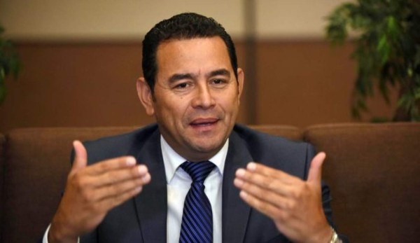 Presidente de Guatemala se reúne con Juan Orlando Hernández