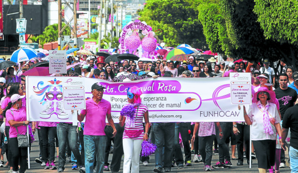 ‘Carnaval rosa’ en la capital para prevenir cáncer de mama