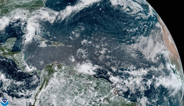 Elsa amenaza con convertirse nuevamente en huracán a su llegada a Florida