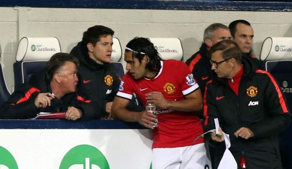 Van Gaal explica por qué mandó a Falcao a jugar con las reservas