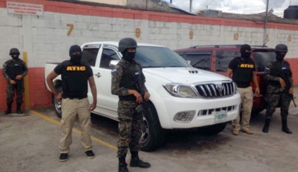 Encuentran vehículo usado en matanza de El Sitio