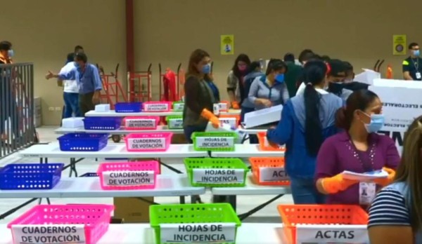 El CNE comienza verificación especial de actas por inconsistencias