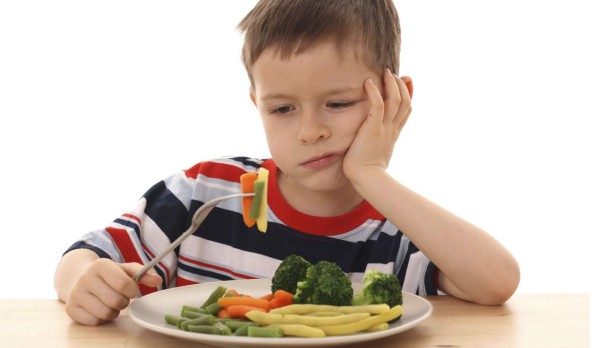Descubra por qué su hijo no quiere comer