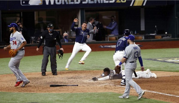 Los Rays de Tampa Bay empatan la Serie Mundial ante los Dodgers con un final increíble