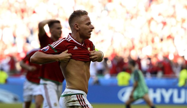 Cristiano se viste de héroe y mete en octavos a Portugal