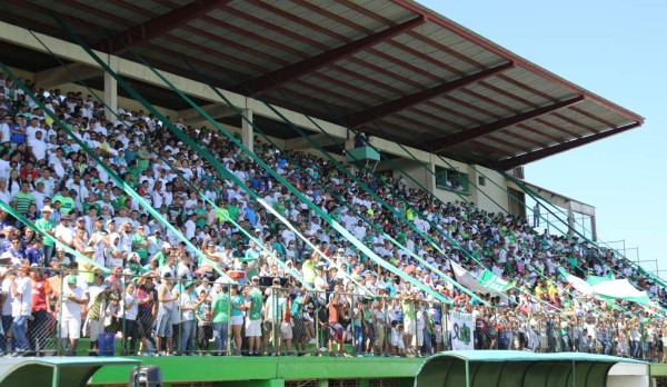 El estadio Excélsior luce sus mejores galas