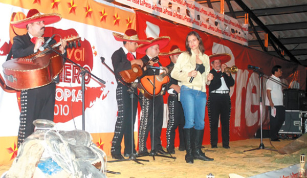 Exitoso festival ranchero