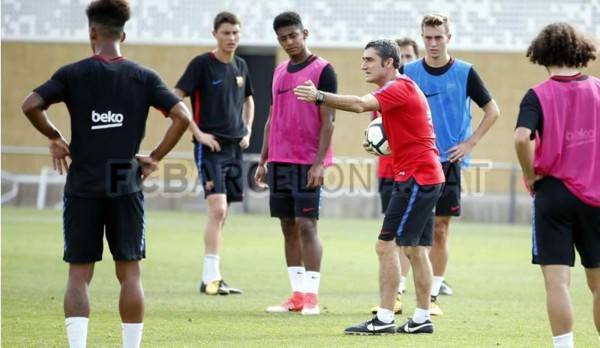 En varias prácticas entrenó con el primer equipo del Barcelona bajo las órdenes del DT Ernesto Valverde.