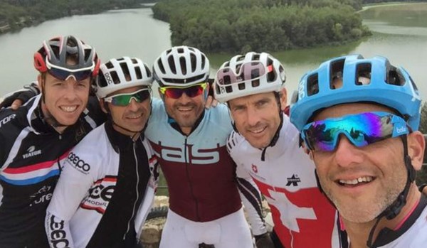 Luis Enrique deja el fútbol y practica el ciclismo en su día libre