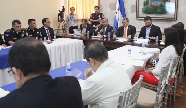 Secretaría de Seguridad quiere 1,900 millones de lempiras más para 2016