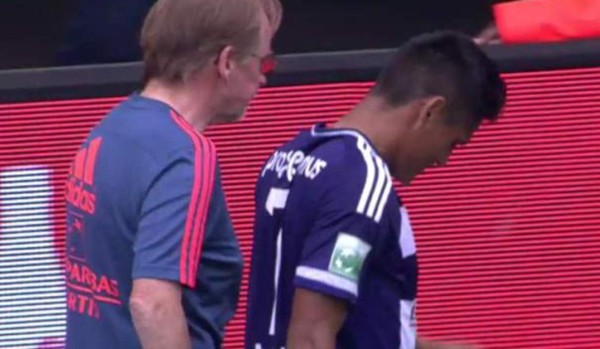 Andy Nájar se lesiona en el primer tiempo con el Anderlecht