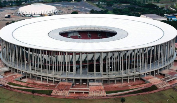 Gran estadio de fútbol del Mundial levanta sospechas
