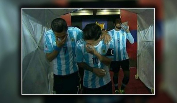 Messi y Di María se rien del Kun Agüero en la Copa América
