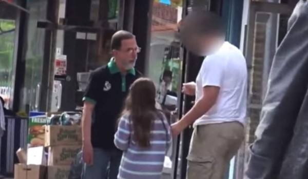 Experimento social con niña perdida deja al descubierto a un pedófilo