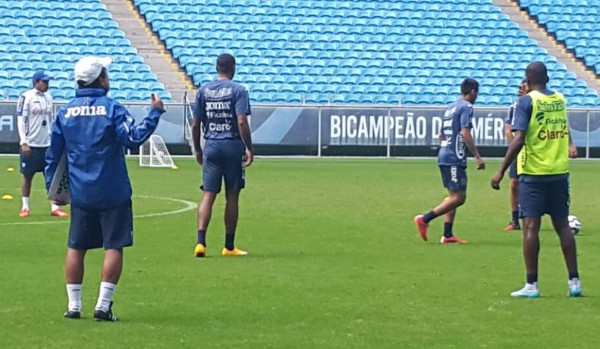 Honduras ya entrena en tierras brasileñas