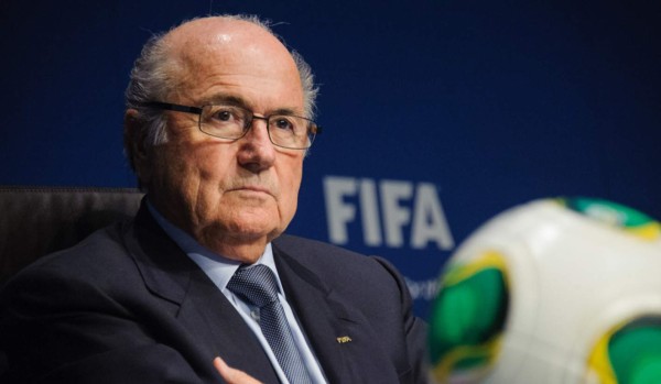 Blatter dice que no ha dimitido de su cargo como presidente de la FIFA