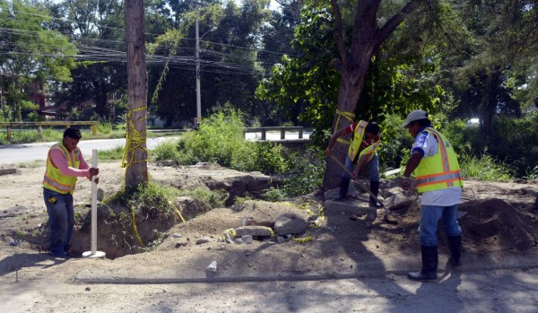 Trabajan en los sistemas pluviales de siete colonias