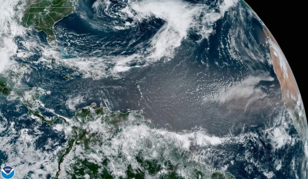 Pronostican temporada récord de tormentas devastadoras en Latinoamérica y EEUU