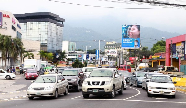 Tome rutas alternas para evitar el congestionamiento por el Black Friday