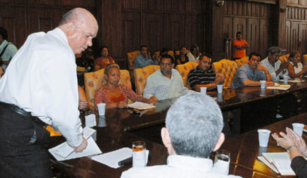 Vendedores a buscar terreno