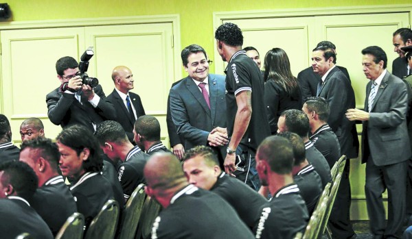 Presidente se reúne en EUA con inversionistas