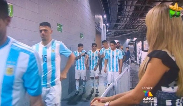 Messi ignora a la periodista Inés Sainz