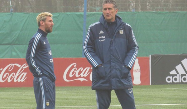 Messi entrenó sin problemas con Argentina