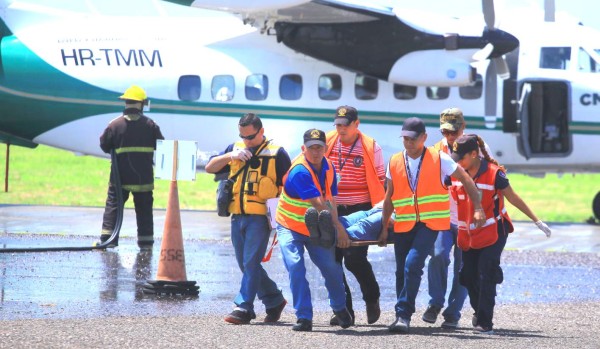 Simulan accidente de aeronave para probar respuesta del Villeda