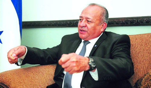 'No nos temblará la mano para capturar a empresarios y políticos': Pacheco