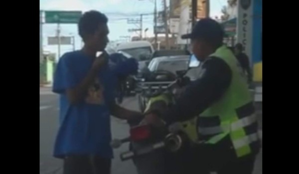 Captan a agente de Tránsito cuando recibía un supuesto soborno