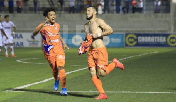 Video: Vida salvó el invicto y sacó un empate ante la UPN