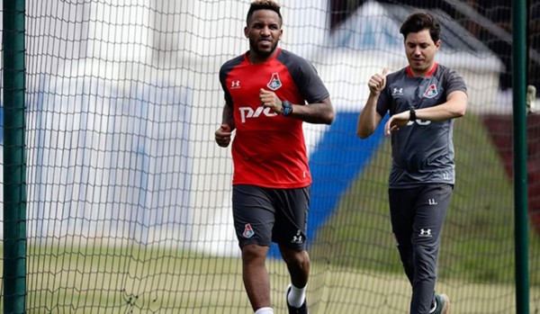 'La Foquita' Farfán superó el coronavirus y volvió a los entrenamientos