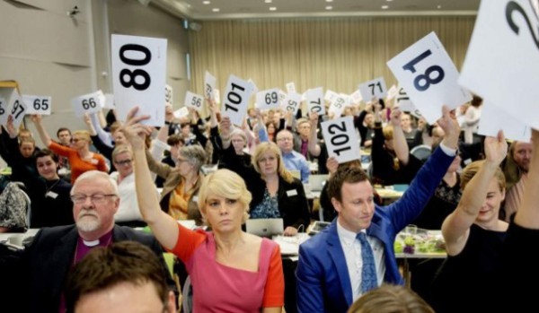 Iglesia protestante de Noruega autoriza el matrimonio religioso gays