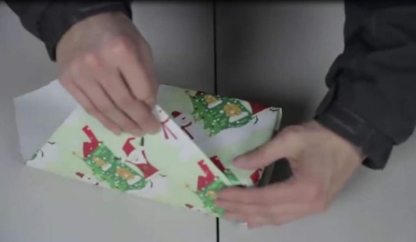 Un buen método para envolver regalos
