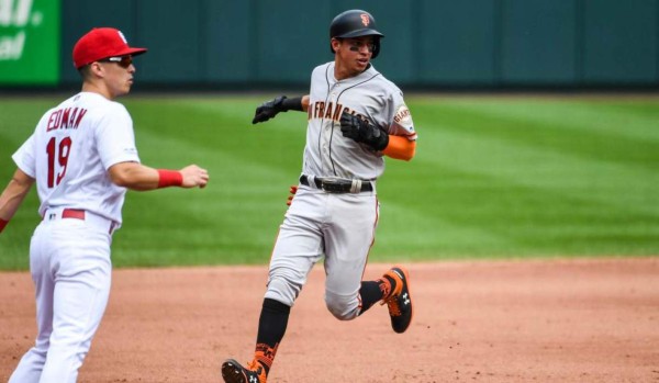 Video: Mauricio Dubón hace historia al conectar su primer jonrón en las Grandes Ligas