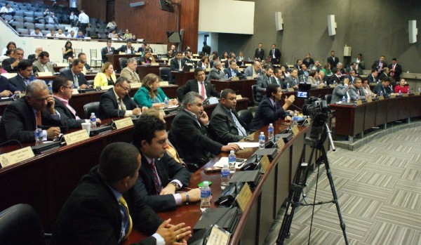 Oliva: 'No hay obstáculos legales para aprobar la Maccih”