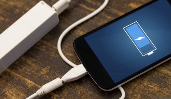 6 mitos sobre las mejores maneras de cargar tu celular