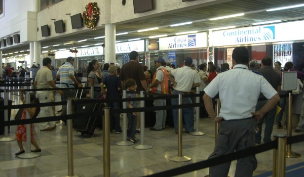 Aerolíneas aumentan vuelos por temporada navideña