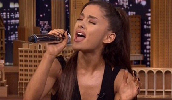 Ariana Grande demuestra que es la reina de las imitaciones