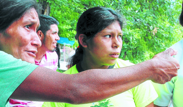 'No me voy a ir de aquí hasta hallar a mi bebé”