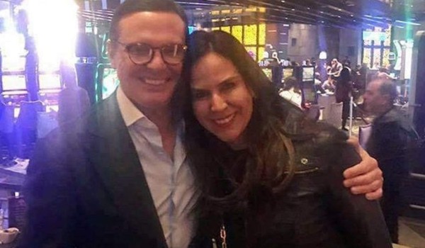 Luis Miguel sorprende al posar junto a fans