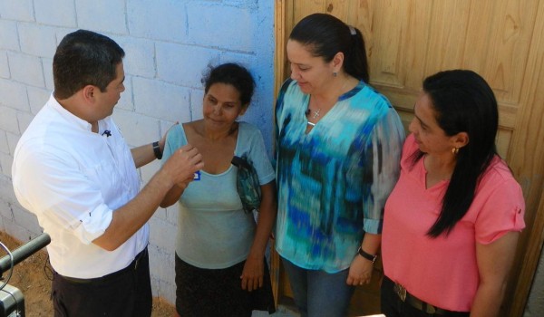 Inauguran proyectos de 116 viviendas para familias en El Paraíso y Choluteca