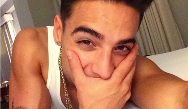Maluma recibe críticas por sus pies