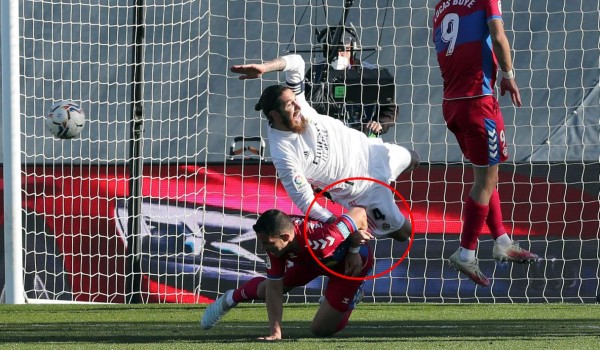 ¡Polémica! El claro penal que no le pitaron a Sergio Ramos ante Elche